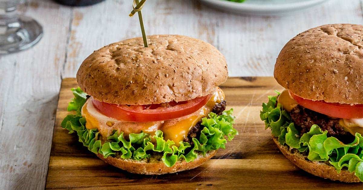 https://bestbeefrecipes.com/wp-content/uploads/2021/06/smashed-burger-recipe-1.jpg