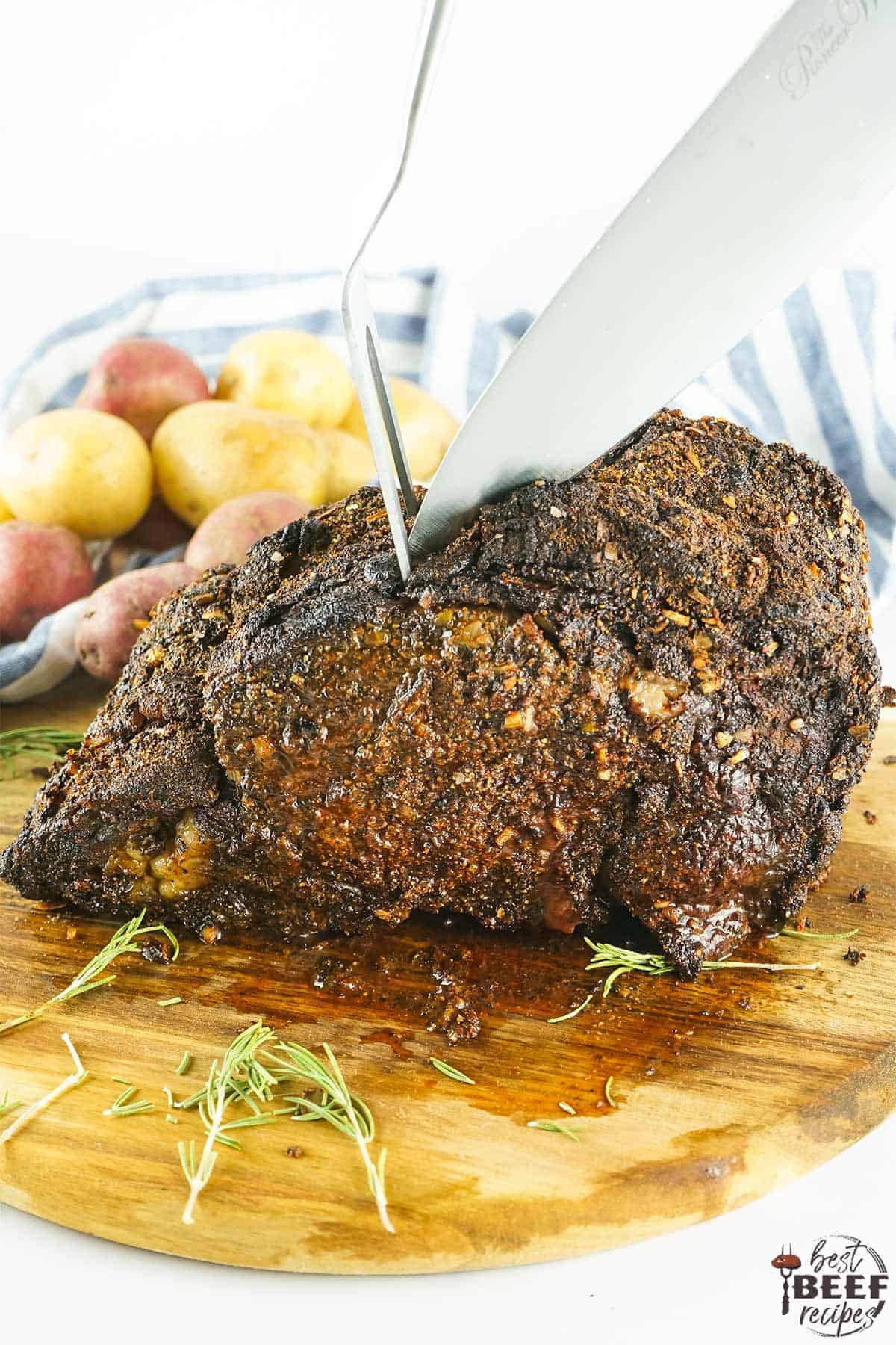 slicing a prime rib roast