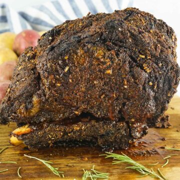 Coffee-rubbed prime rib on a cutting board